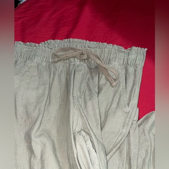 Green capri pants - Picture 2 of 5